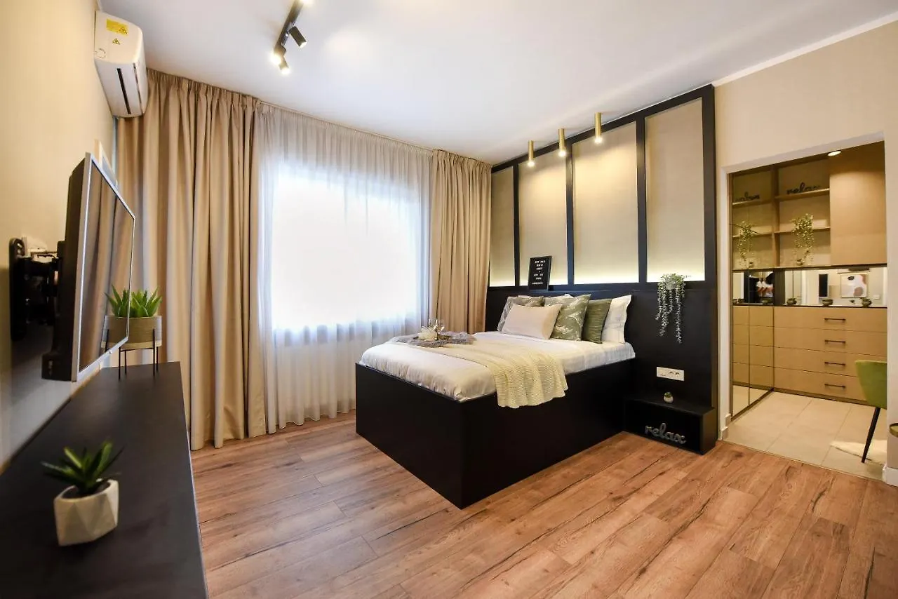 Apartment Monochrome Magic. Calea Victoriei Studio Bucharest