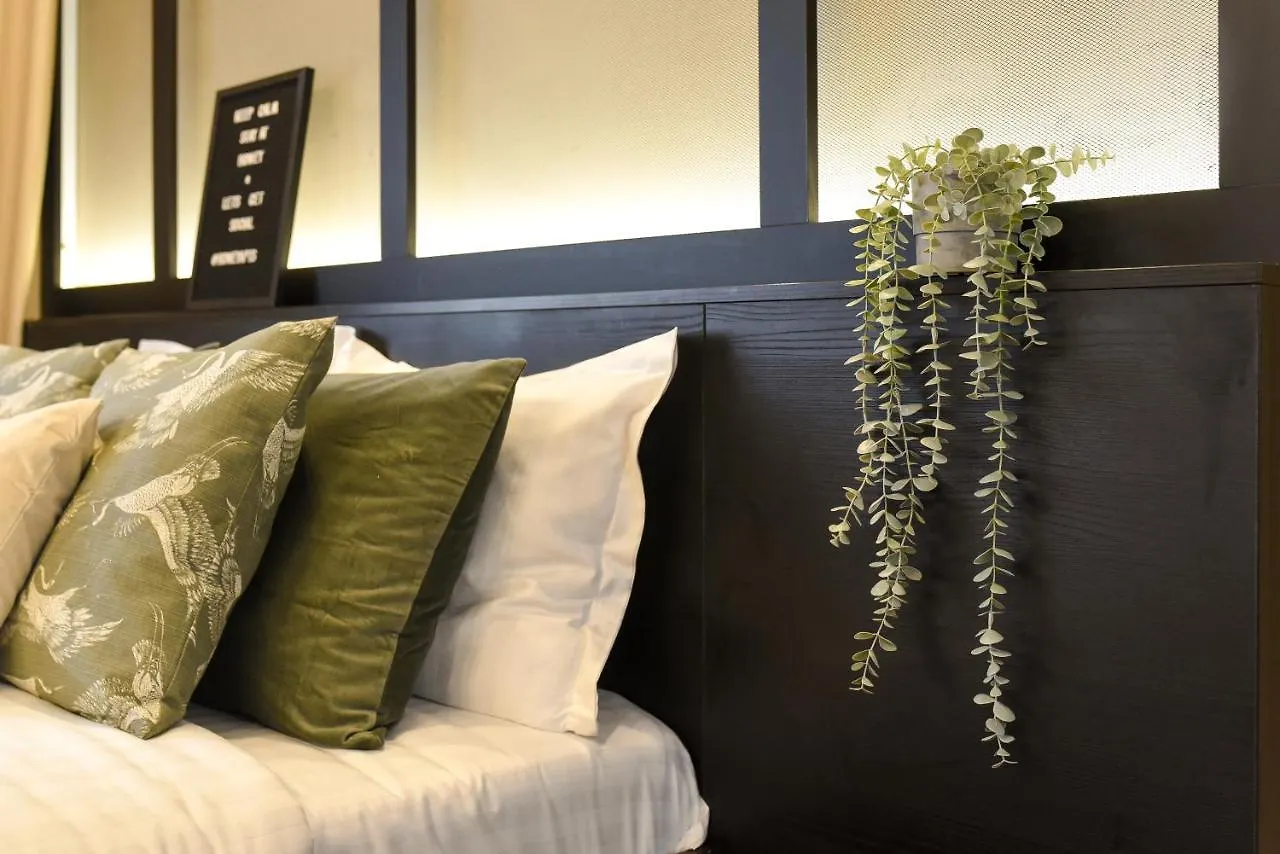Apartment Monochrome Magic. Calea Victoriei Studio Bucharest